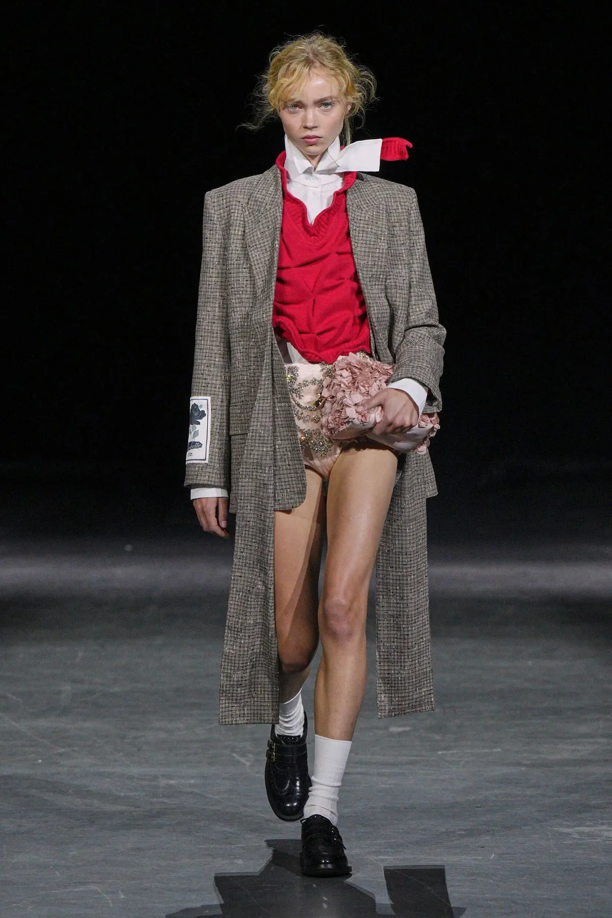 Erdem Spring 2027 walks the high wire between tailoring and illusion Erdem Spring 2027 walks the high wire between tailoring and illusion