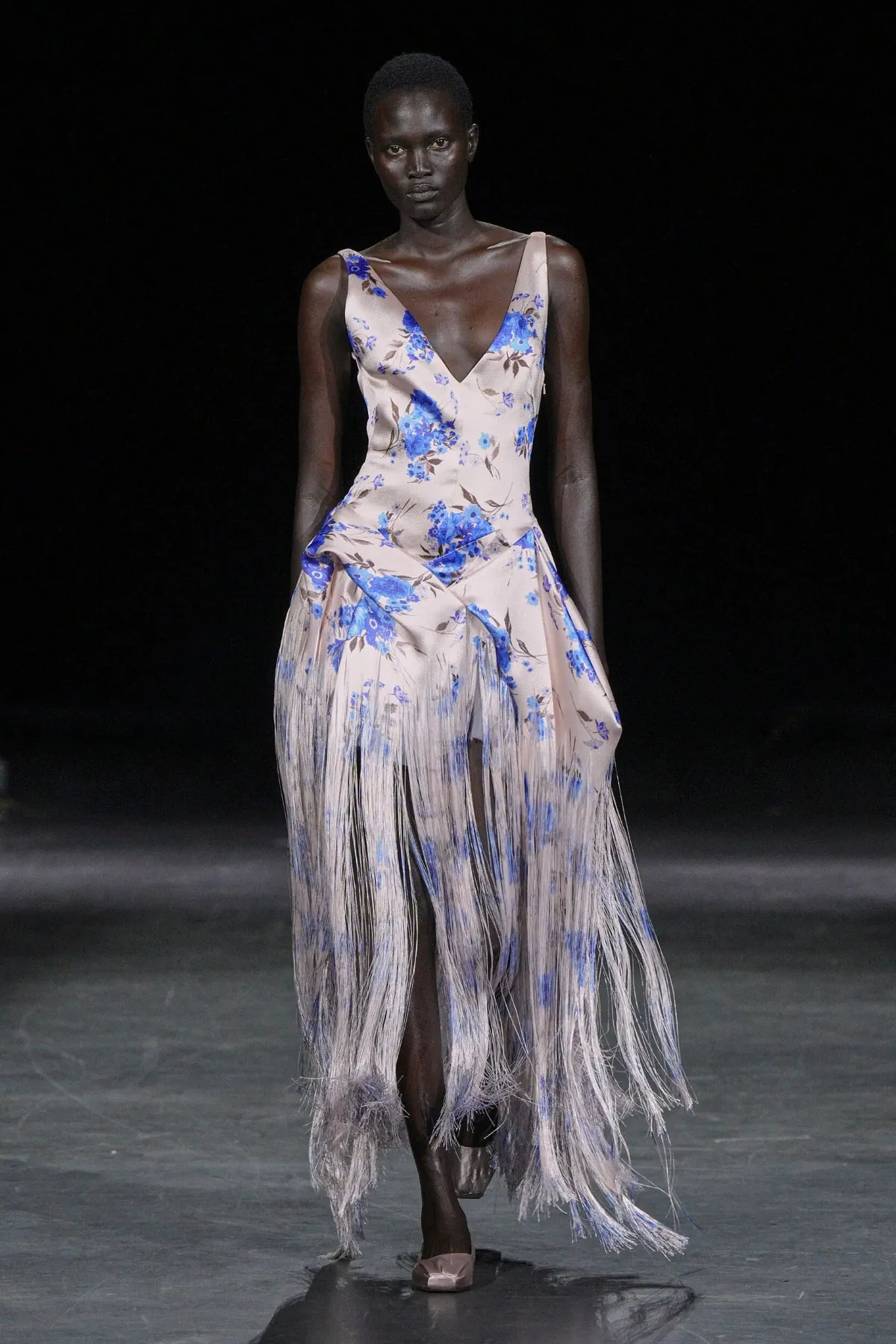 Erdem Spring 2027 walks the high wire between tailoring and illusion Erdem Spring 2027 walks the high wire between tailoring and illusion