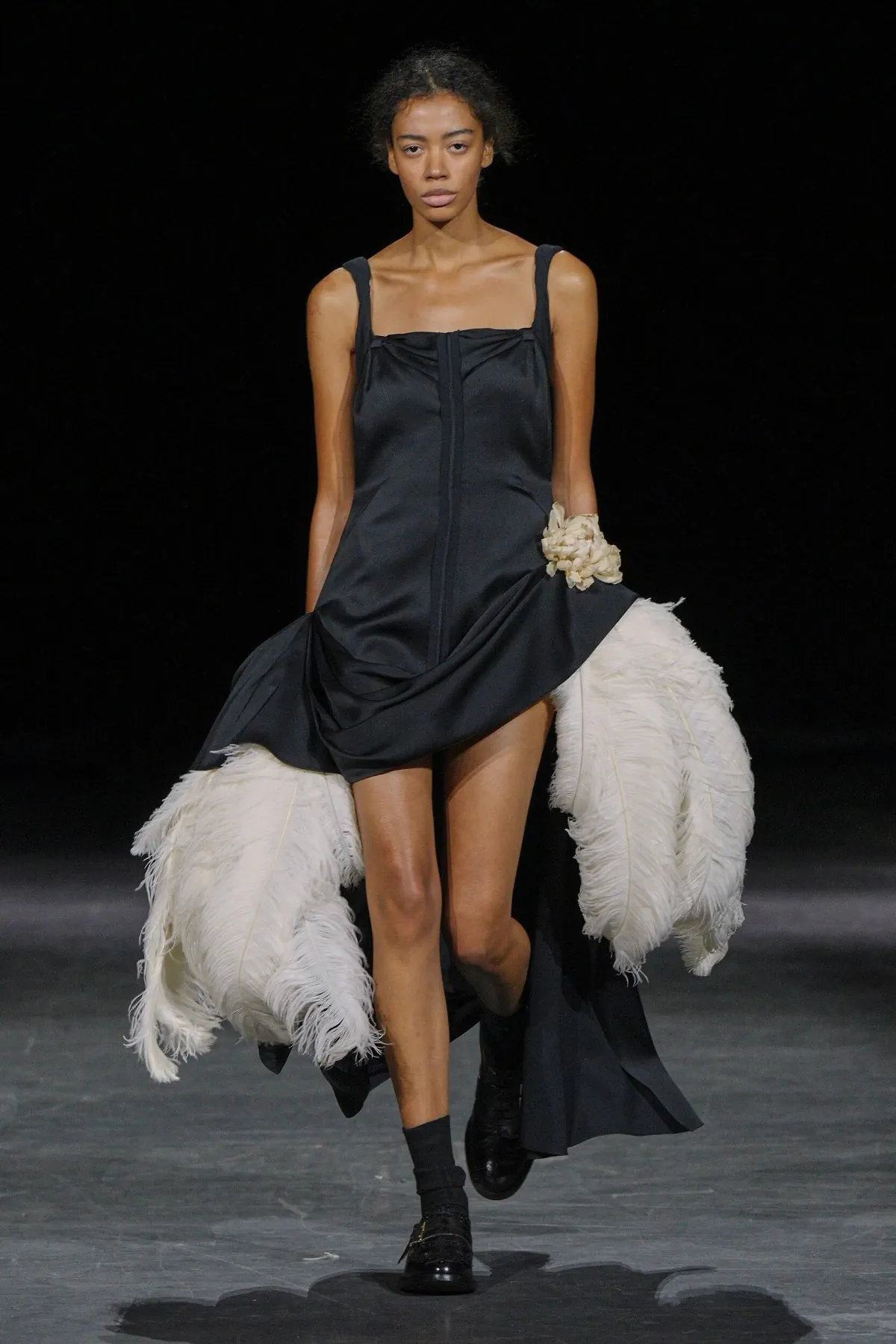 Erdem Spring 2027 walks the high wire between tailoring and illusion Erdem Spring 2027 walks the high wire between tailoring and illusion