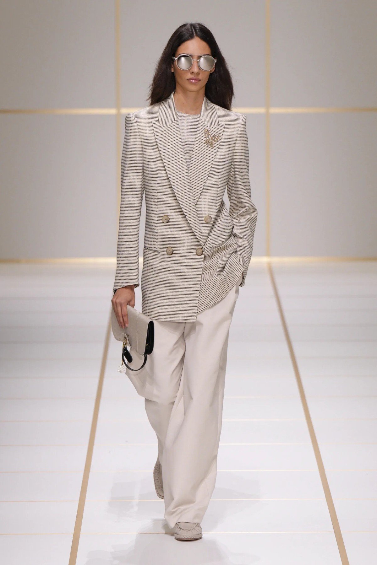 Giorgio Armani Spring 2027 reconsiders the House codes through structure and restraint Giorgio Armani Spring-Summer 2027 - Milan Fashion Week