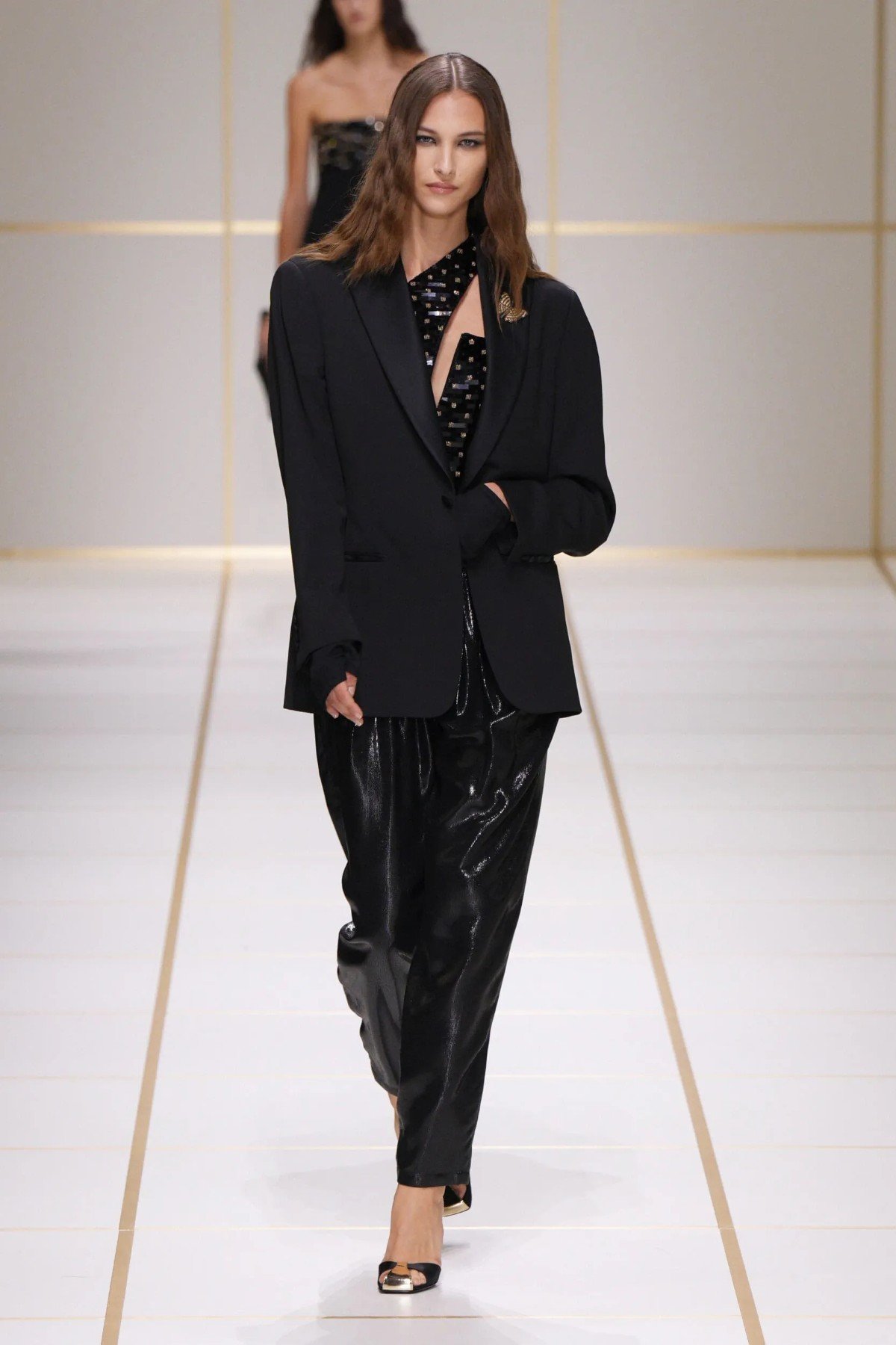 Giorgio Armani Spring 2027 reconsiders the House codes through structure and restraint Giorgio Armani Spring-Summer 2027 - Milan Fashion Week