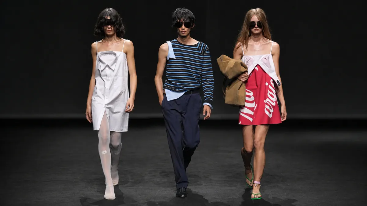 For Spring 2027, MM6 Maison Margiela turns a private joke into a design philosophy at Milan's Stock Exchange MM6 Maison Margiela Spring-Summer 2027 - Milan Fashion Week