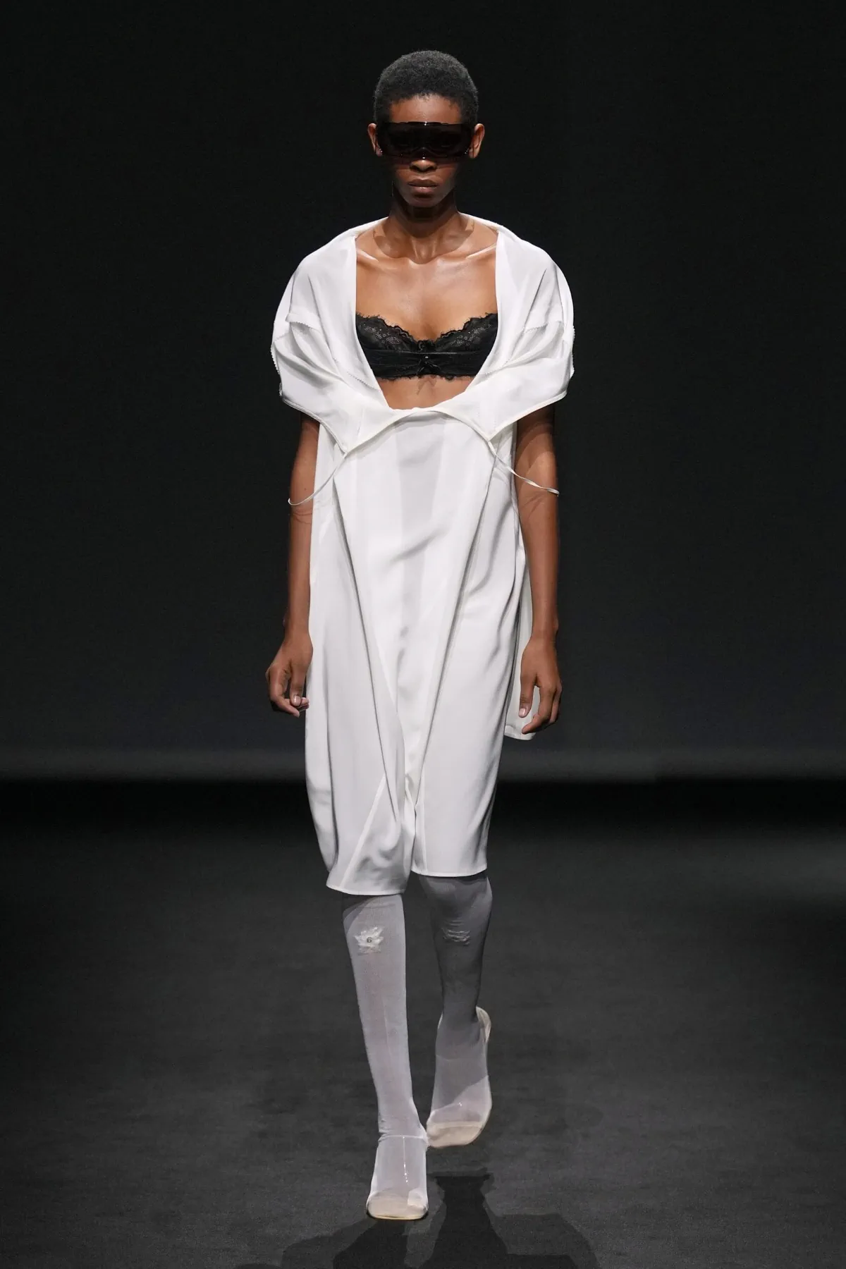 For Spring 2027, MM6 Maison Margiela turns a private joke into a design philosophy at Milan's Stock Exchange MM6 Maison Margiela Spring-Summer 2027 - Milan Fashion Week