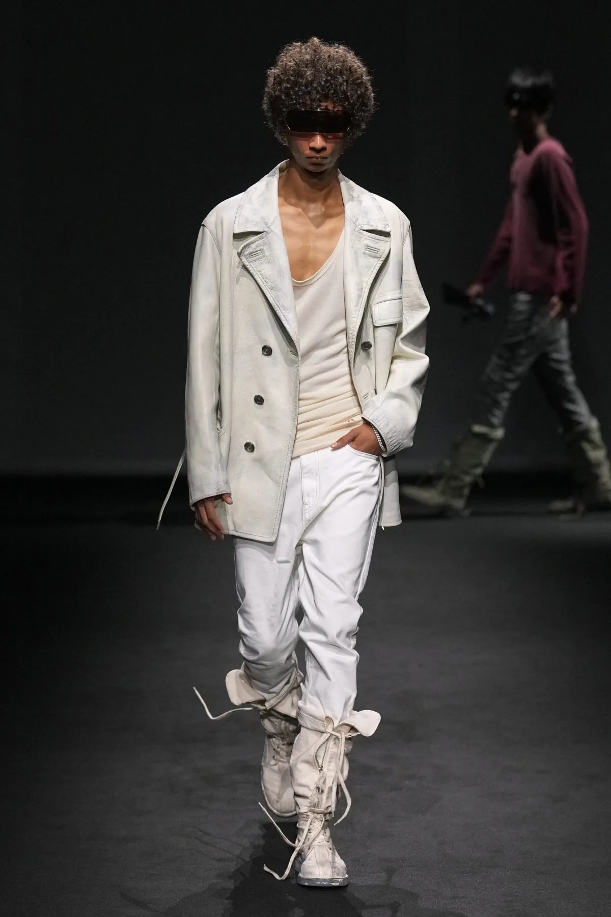 For Spring 2027, MM6 Maison Margiela turns a private joke into a design philosophy at Milan's Stock Exchange MM6 Maison Margiela Spring-Summer 2027 - Milan Fashion Week