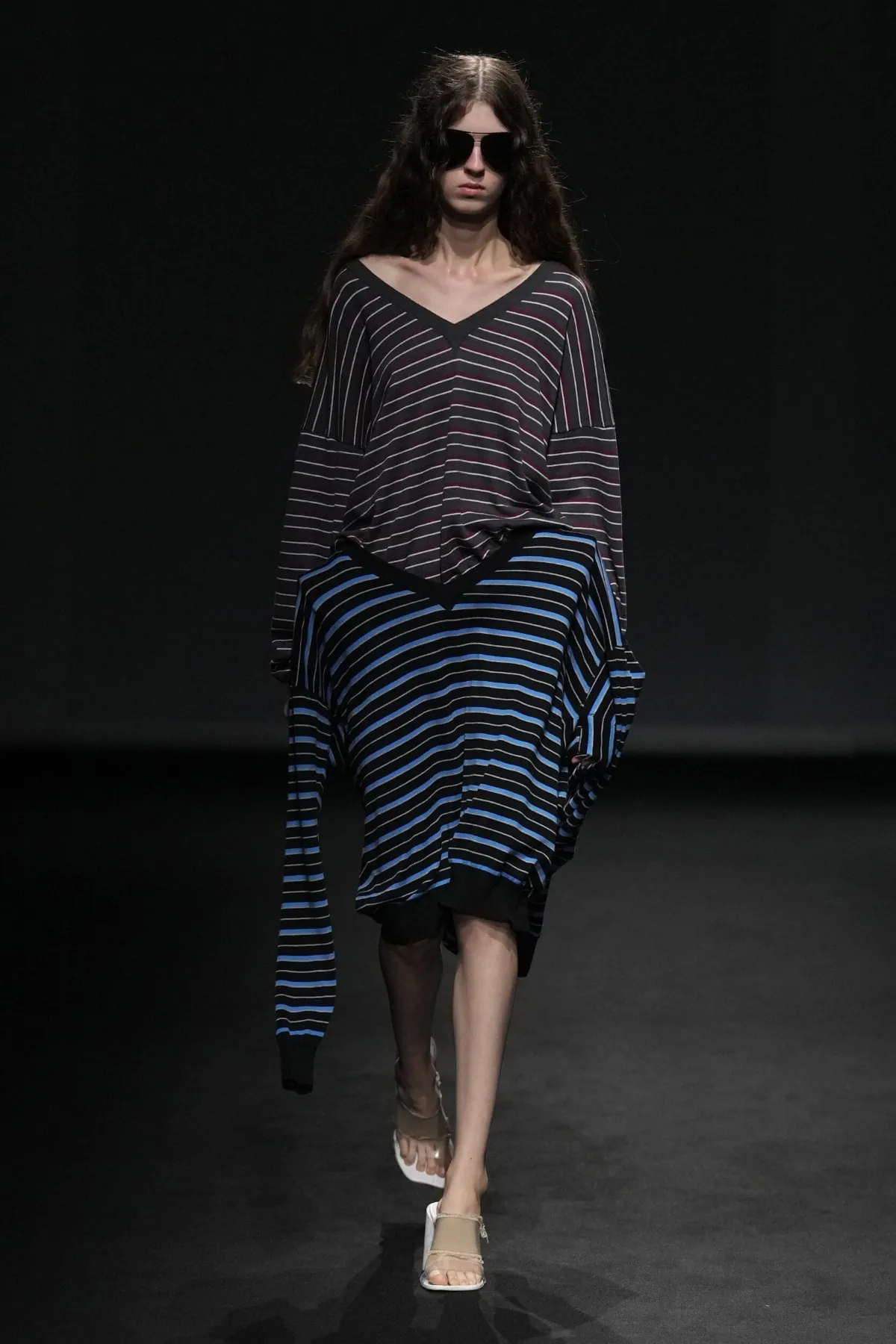 For Spring 2027, MM6 Maison Margiela turns a private joke into a design philosophy at Milan's Stock Exchange MM6 Maison Margiela Spring-Summer 2027 - Milan Fashion Week