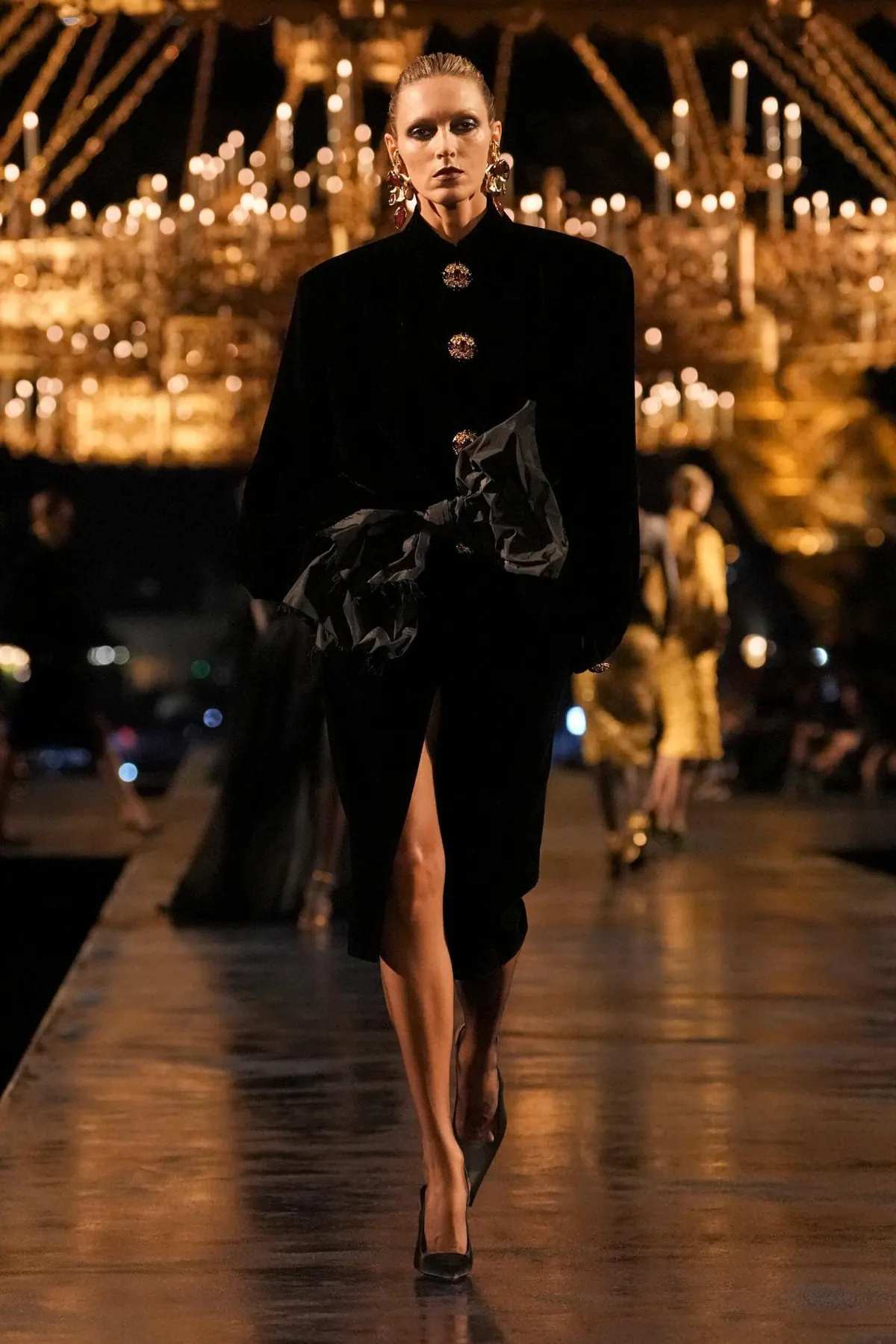 Saint Laurent Spring 2027 turns gold into a study of memory and change Saint Laurent Spring-Summer 2027 - Paris Fashion Week