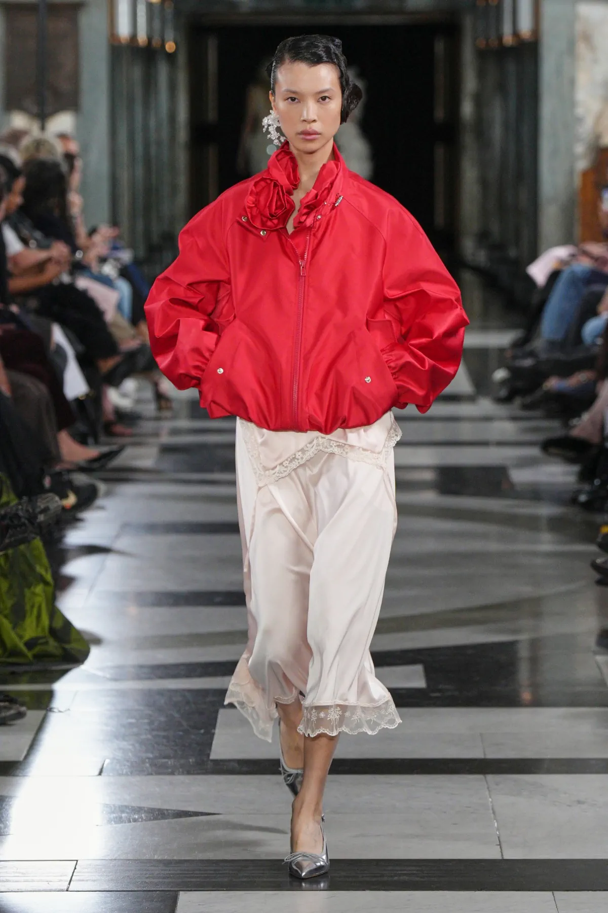 Simone Rocha Spring 2027 finds strength in vulnerability Simone Rocha Spring-Summer 2027 - London Fashion Week