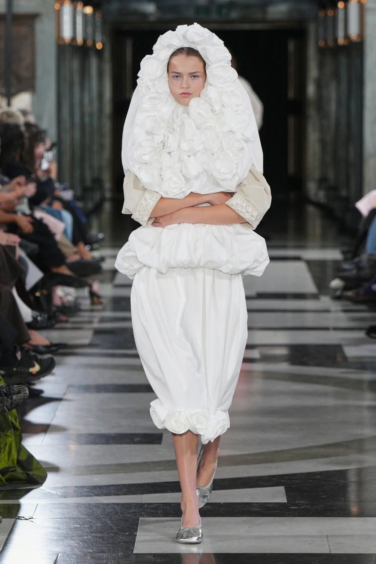 Simone Rocha Spring 2027 finds strength in vulnerability Simone Rocha Spring-Summer 2027 - London Fashion Week
