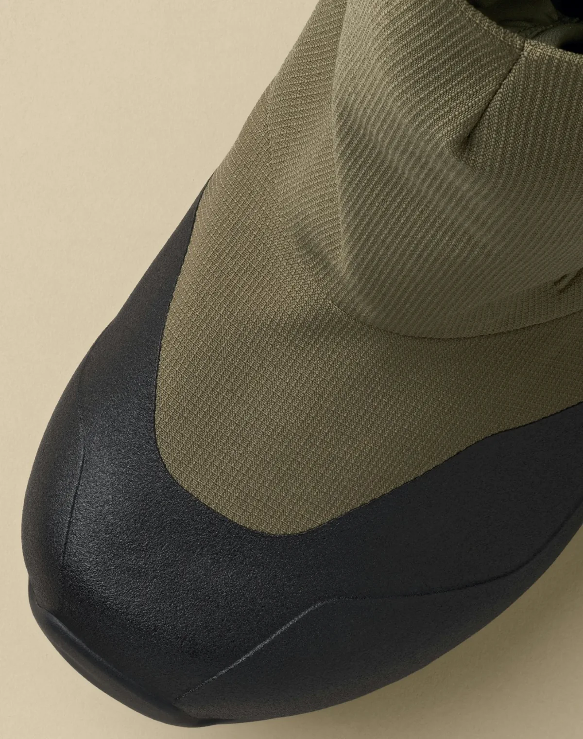 Arc’teryx Postour 2-in-1 boot brings recovery footwear outdoors Arc’teryx Postour 2-in-1 boot brings recovery footwear outdoors
