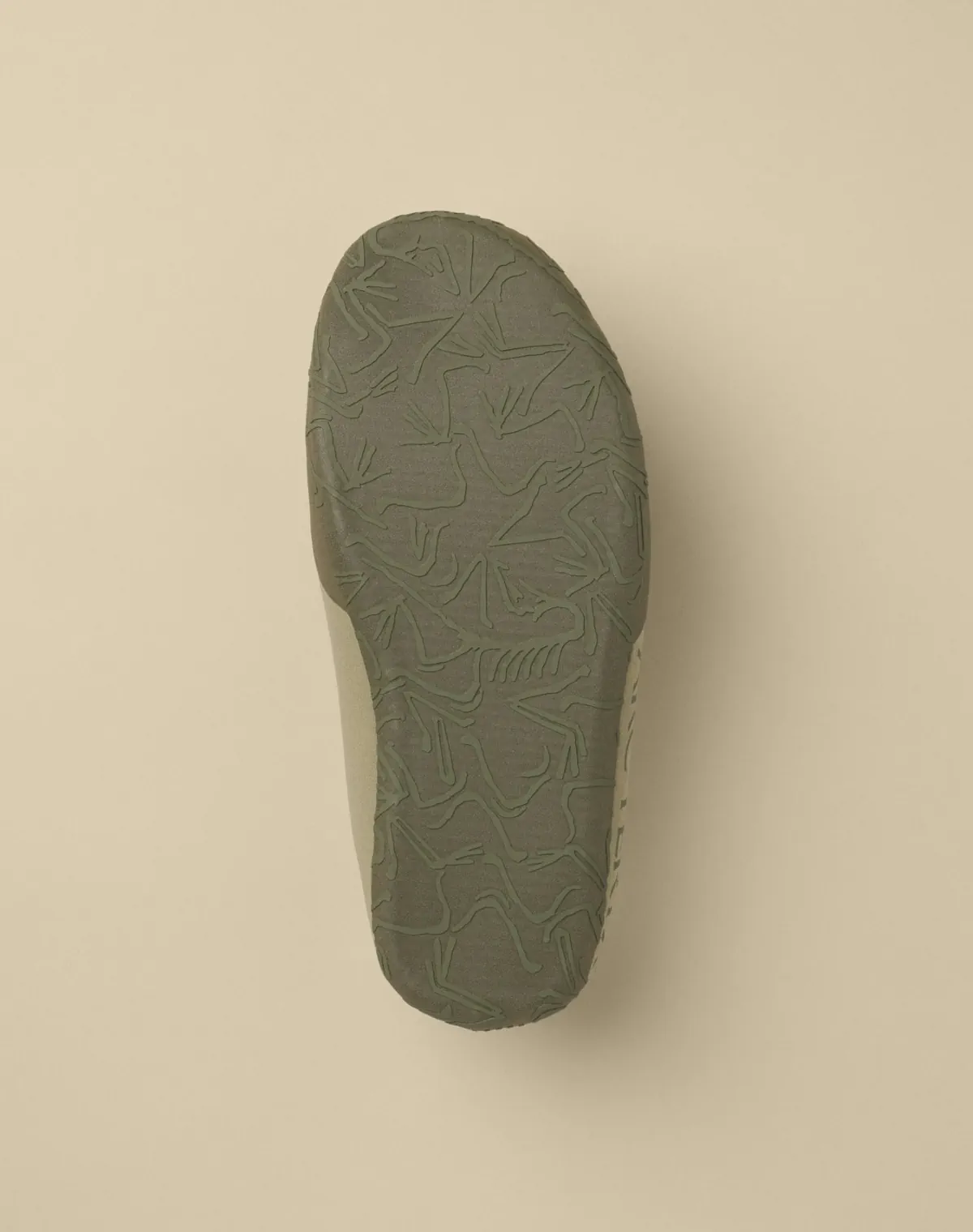 Arc’teryx Postour 2-in-1 boot brings recovery footwear outdoors Arc’teryx Postour 2-in-1 boot brings recovery footwear outdoors