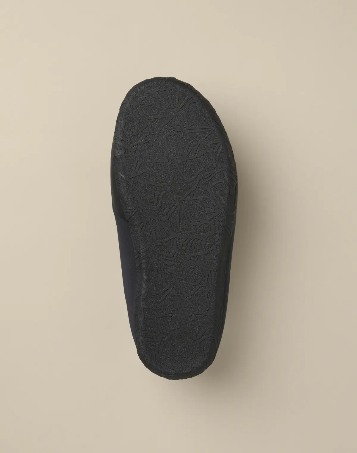 Arc’teryx Postour 2-in-1 boot brings recovery footwear outdoors Arc’teryx Postour 2-in-1 boot brings recovery footwear outdoors