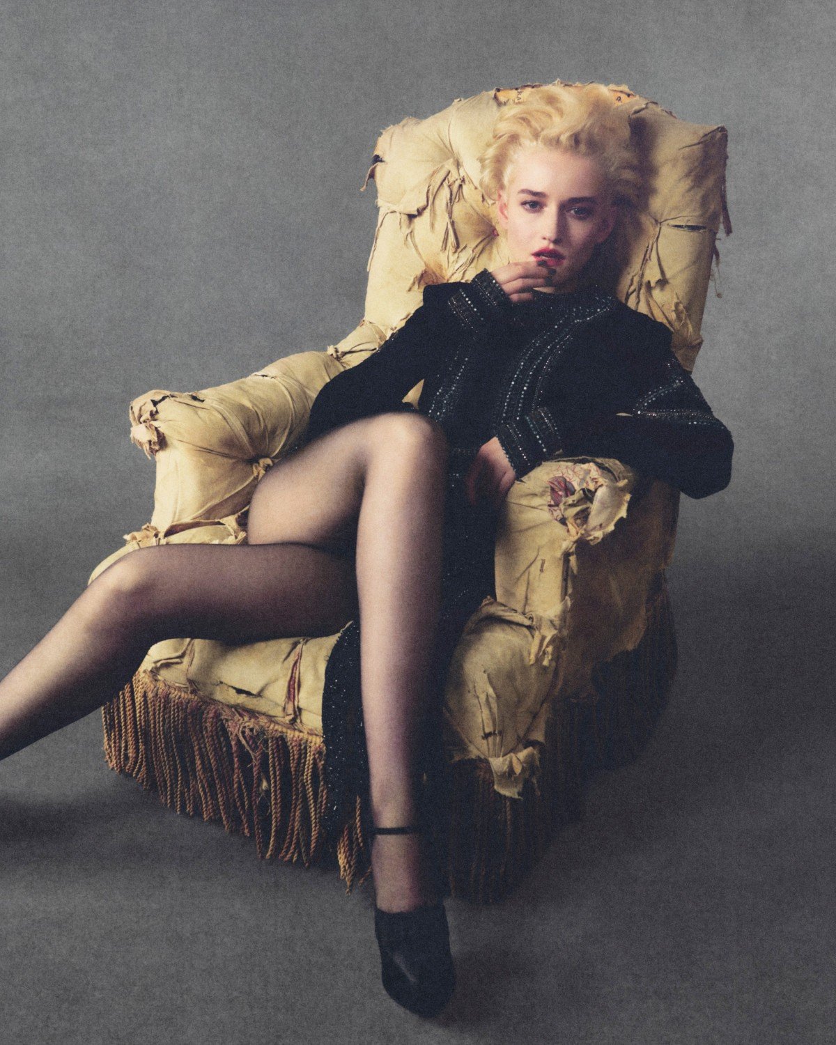 Julia Garner covers Elle US October 2026 by Allan Hamitouche