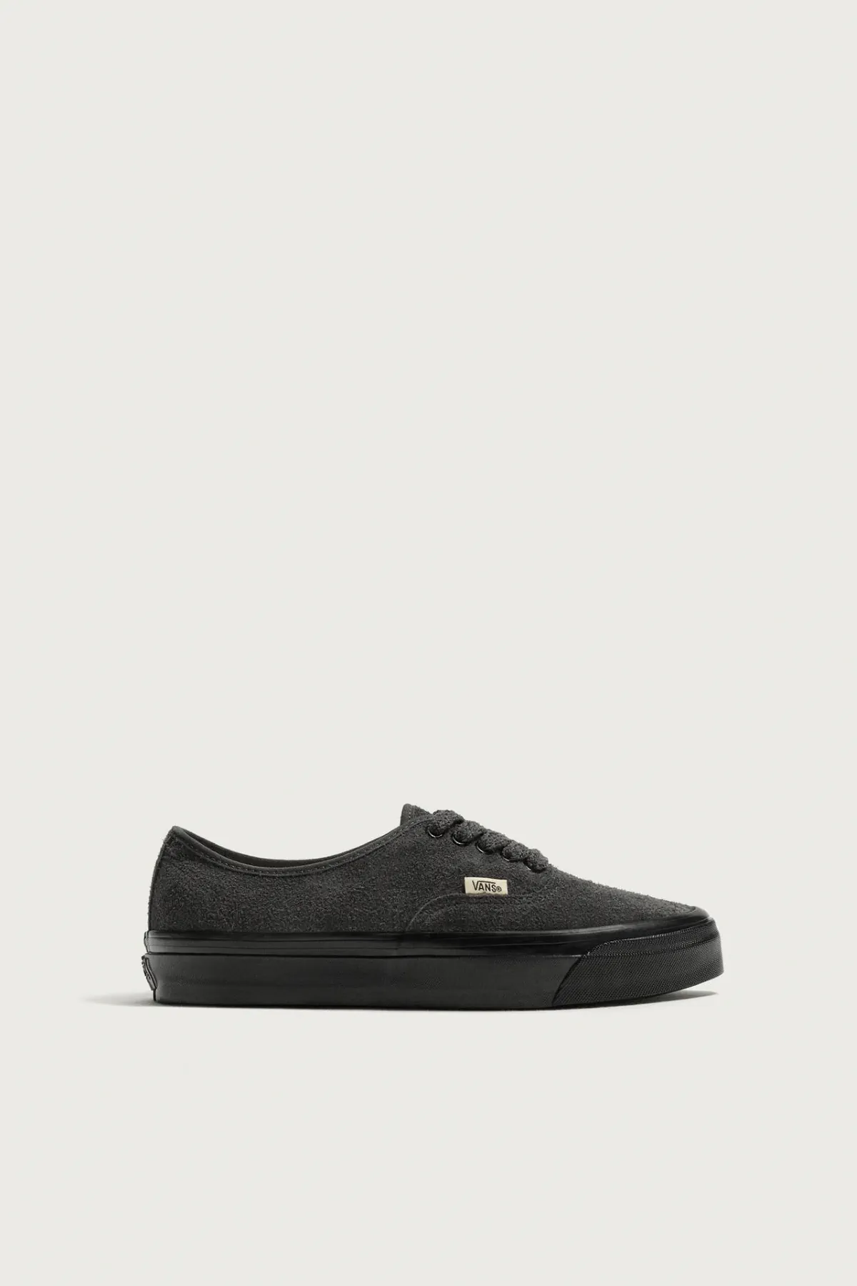 Vans arrives at Zara through a new wholesale partnership Vans arrives at Zara through a new wholesale partnership