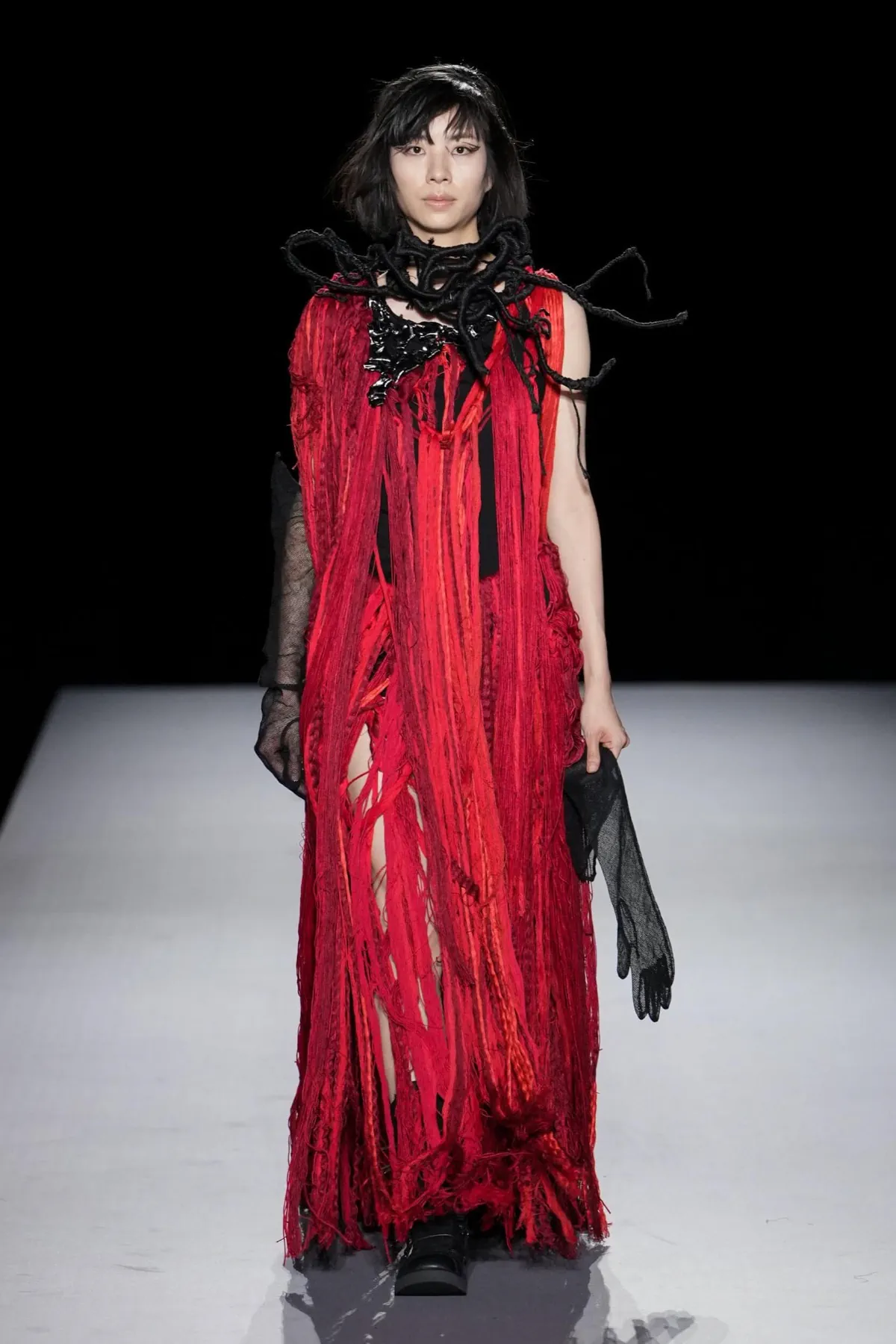 Yohji Yamamoto Spring 2027 finds form in fringes and unfinished structure Yohji Yamamoto Spring-Summer 2027 - Paris Fashion Week