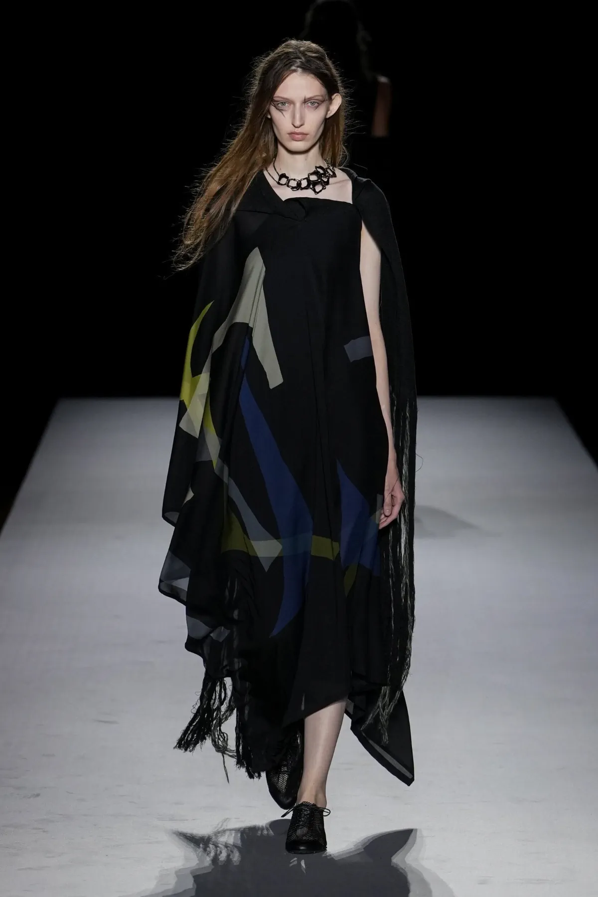 Yohji Yamamoto Spring 2027 finds form in fringes and unfinished structure Yohji Yamamoto Spring-Summer 2027 - Paris Fashion Week