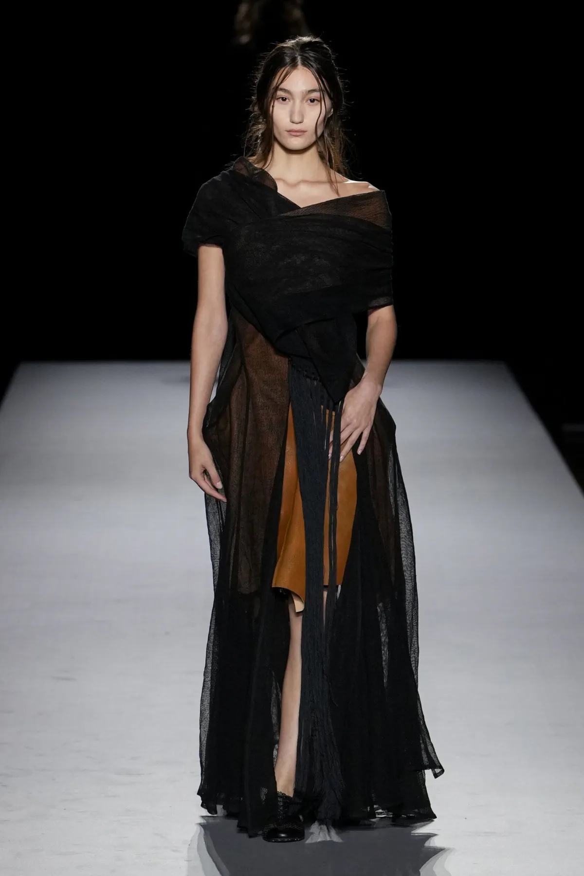Yohji Yamamoto Spring 2027 finds form in fringes and unfinished structure Yohji Yamamoto Spring-Summer 2027 - Paris Fashion Week